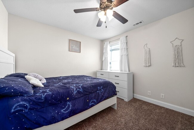 Building Photo - Pet Friendly Three Bedroom with Bonus!