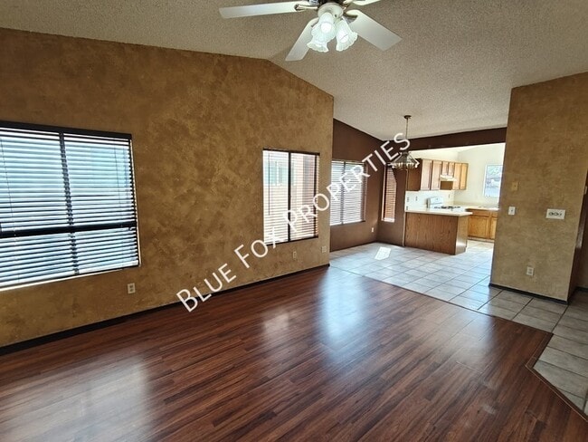 Building Photo - 9073 N Tiger Eye Way