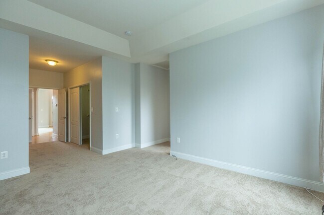 Building Photo - 5 Bed, 3.5 Bath, Single Family Home in Martinsburg, WV