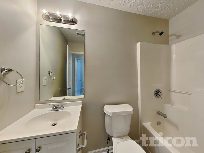 Building Photo - 2615 Patriots Rd