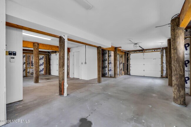 Building Photo - 58 Cove Rd