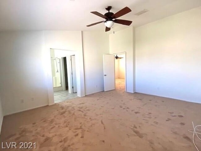 Building Photo - Gated Community! Fabulous 4 Bedrooms Plus Large Loft. One Bed and Bath Downstairs.