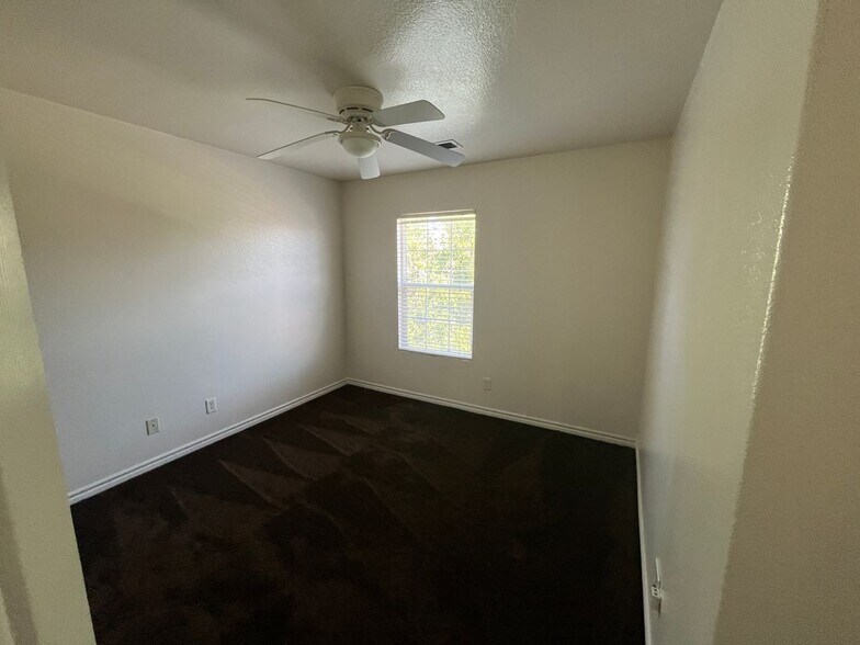 Building Photo - 144 Latente Dr