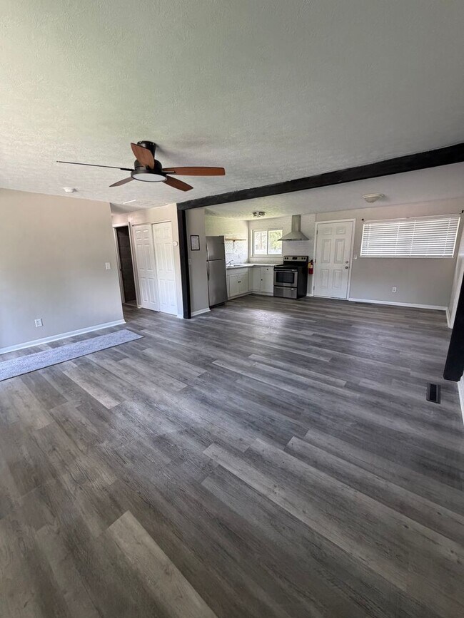 Building Photo - 5785 Tibet Dr