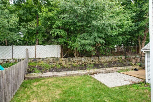 Building Photo - 30 Thayer Ave