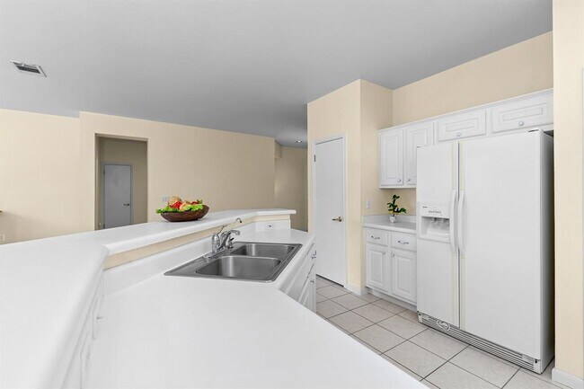 Building Photo - 297 Whispering Wind Dr