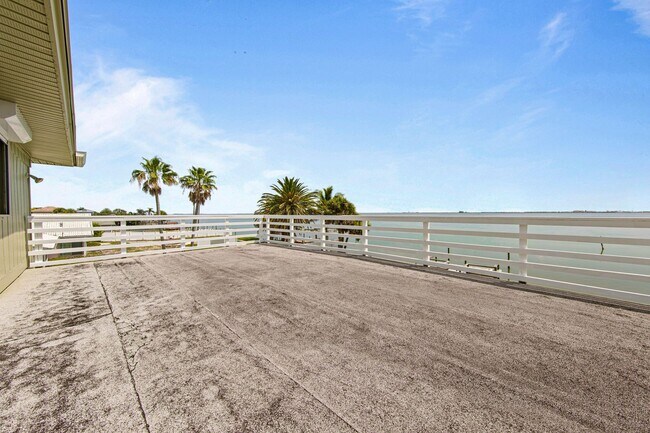 Building Photo - 7810 S Tropical Trail