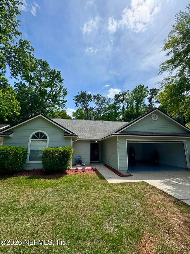 Building Photo - 8250 Lakemont Dr