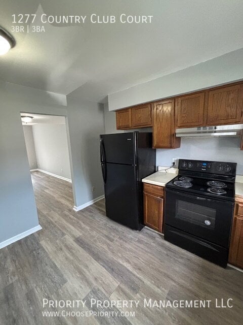Building Photo - 1277 Country Club Ct