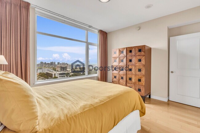 Building Photo - 475 Redwood St