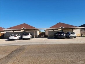 Building Photo - 1217 W Garfield Ave