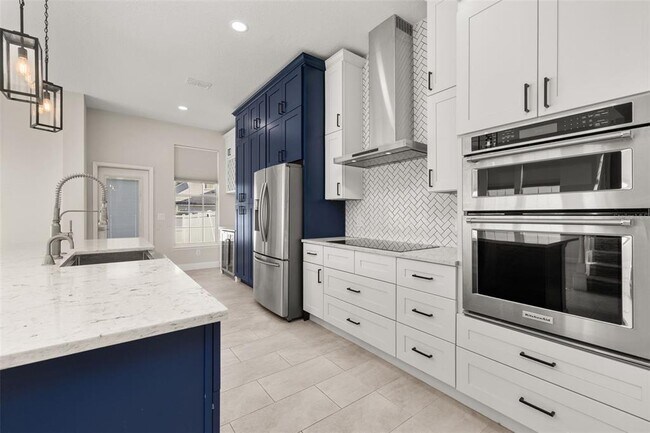 Building Photo - 212 Ficus St