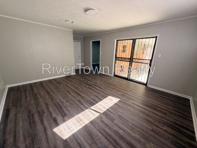Building Photo - 2884 Spring Hill Dr