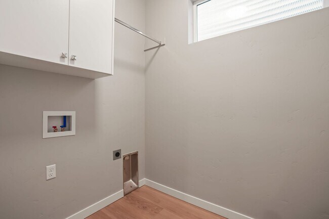 Building Photo - Beautiful SE Boise Home 4bd/2.5ba 1800+ SF