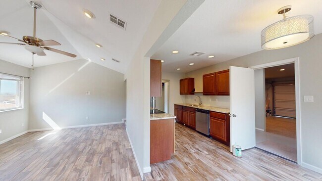 Building Photo - 3206 Thunder Rd