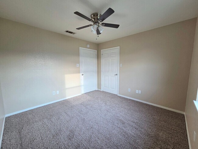 Building Photo - Charming 3-Bed, 2-Bath Country Home in Kem...