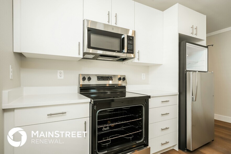 Building Photo - 2104 Belzise Terrace