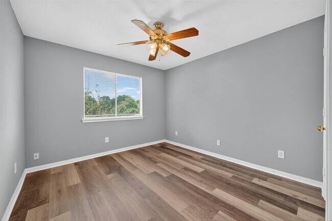 Building Photo - 8253 Fuqua Gardens Dr