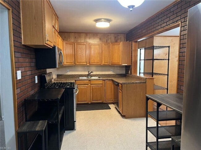 Building Photo - 4556 Dora Cir