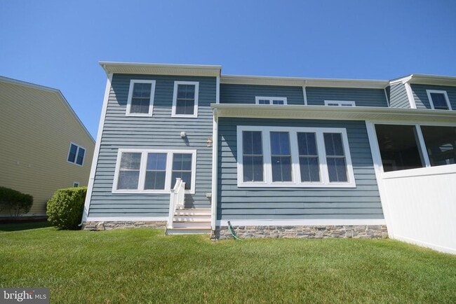 Building Photo - 38918 Blue Indigo Rd