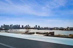 Building Photo - 301 Border St