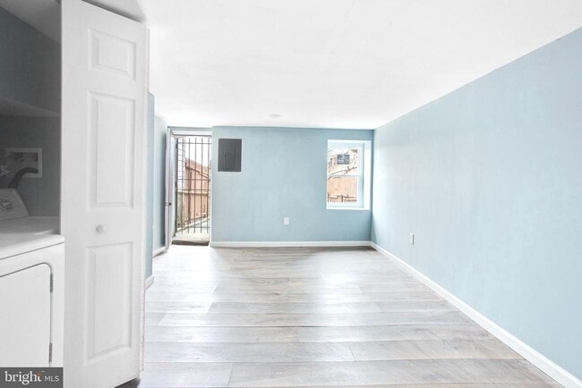Building Photo - 2212 W Fayette St