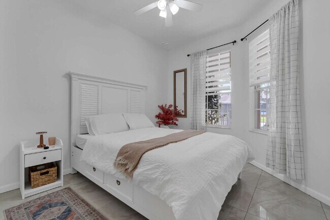 Building Photo - Spacious 3-Bedroom townhome in Kissimmee – Available Now!