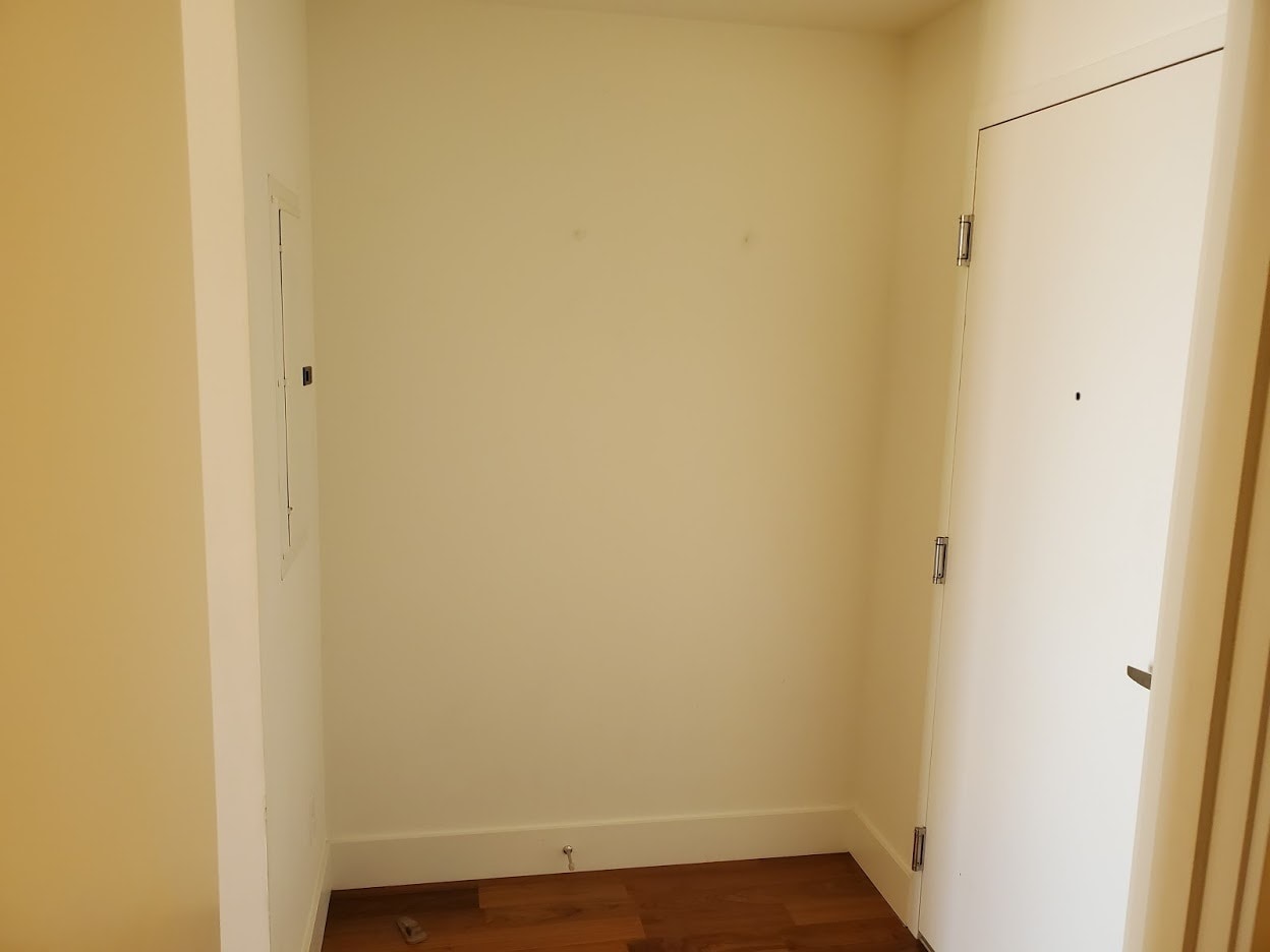 Front Entry - 2911 2nd Ave