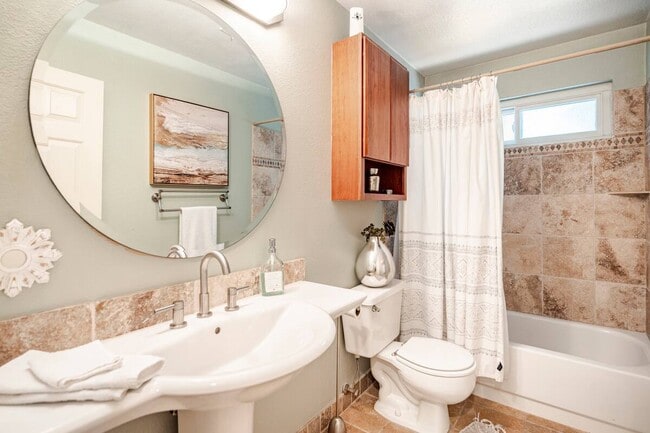 Building Photo - 8169 Sedona Sunrise Dr