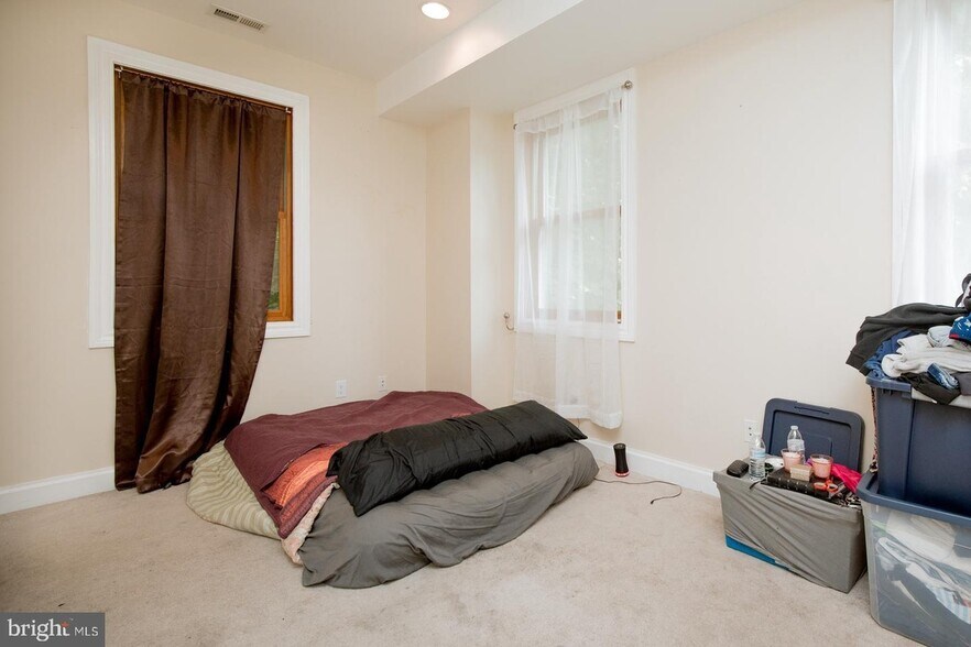 Building Photo - 4513 Silverwood St