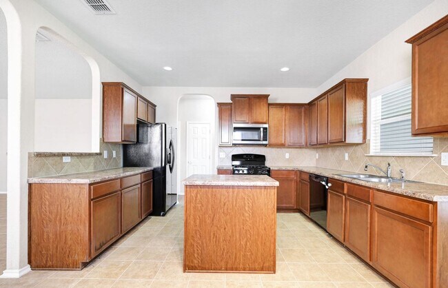 Building Photo - IMMACULATE Well-Maintained 3bd/2ba/2gar In Alamo Ranch!