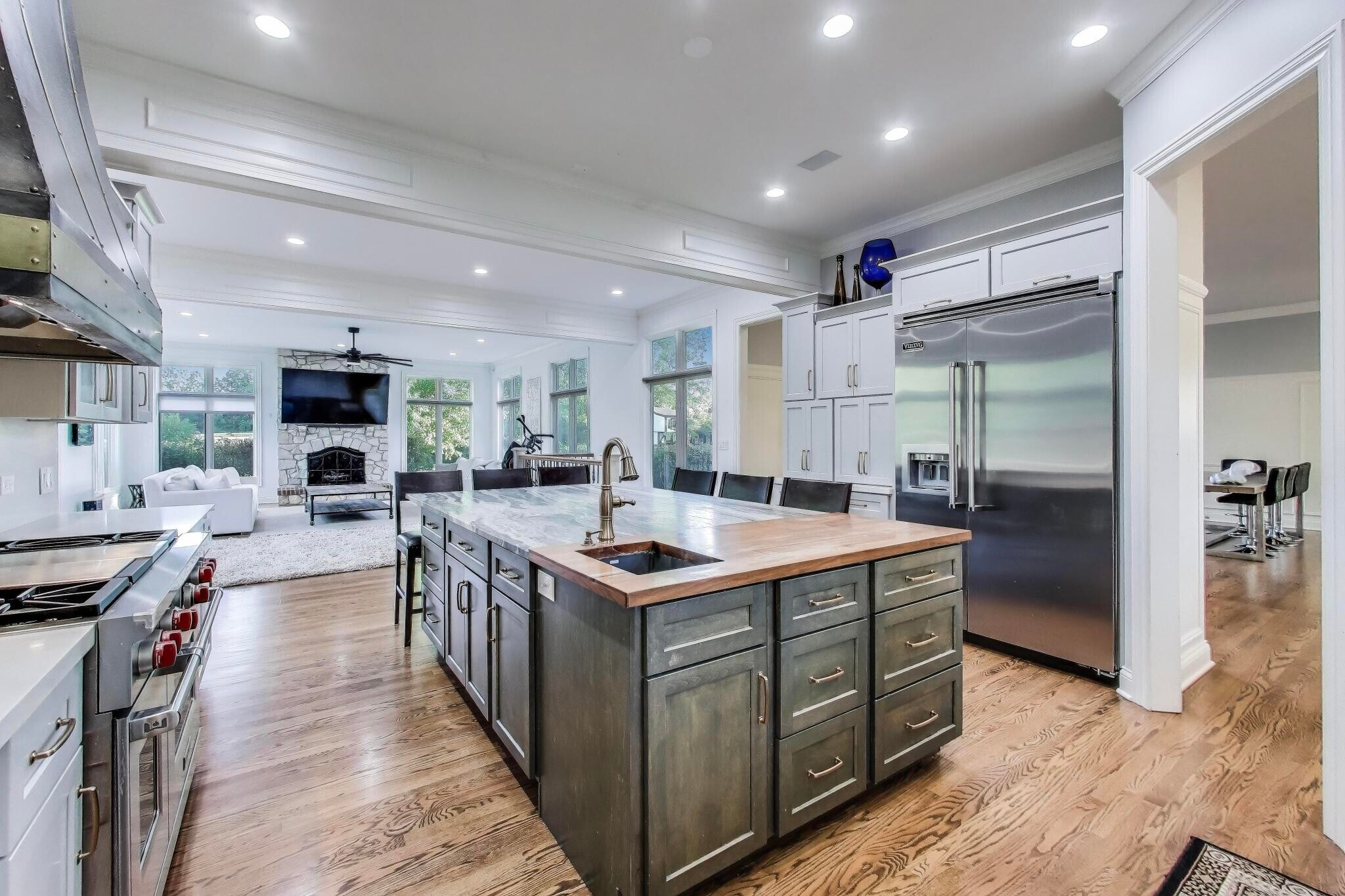 Building Photo - 23W711 Hobson Rd