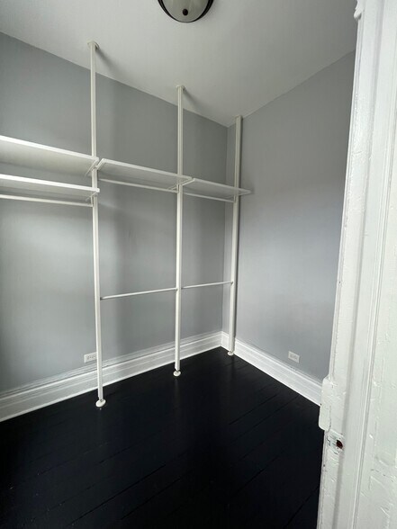 walk in closet - 2122 W 21st St