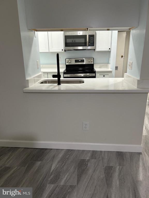 Building Photo - 5823 Royal Ridge Dr