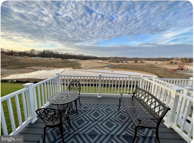 Building Photo - 5088 Silver Oak Dr