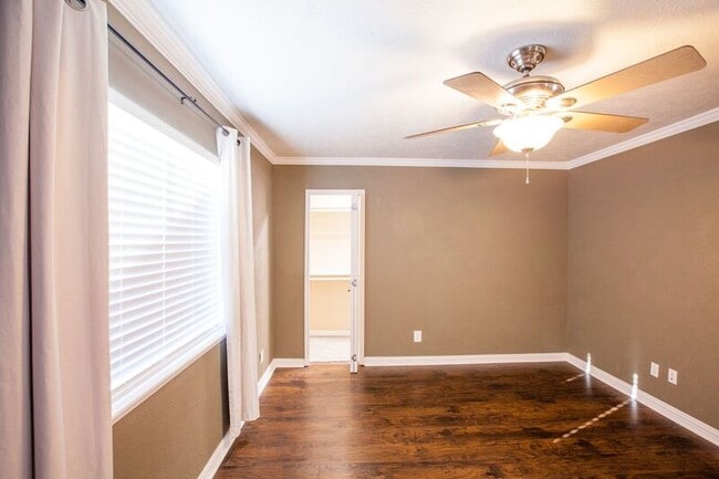 Building Photo - 5713 Baker Dr
