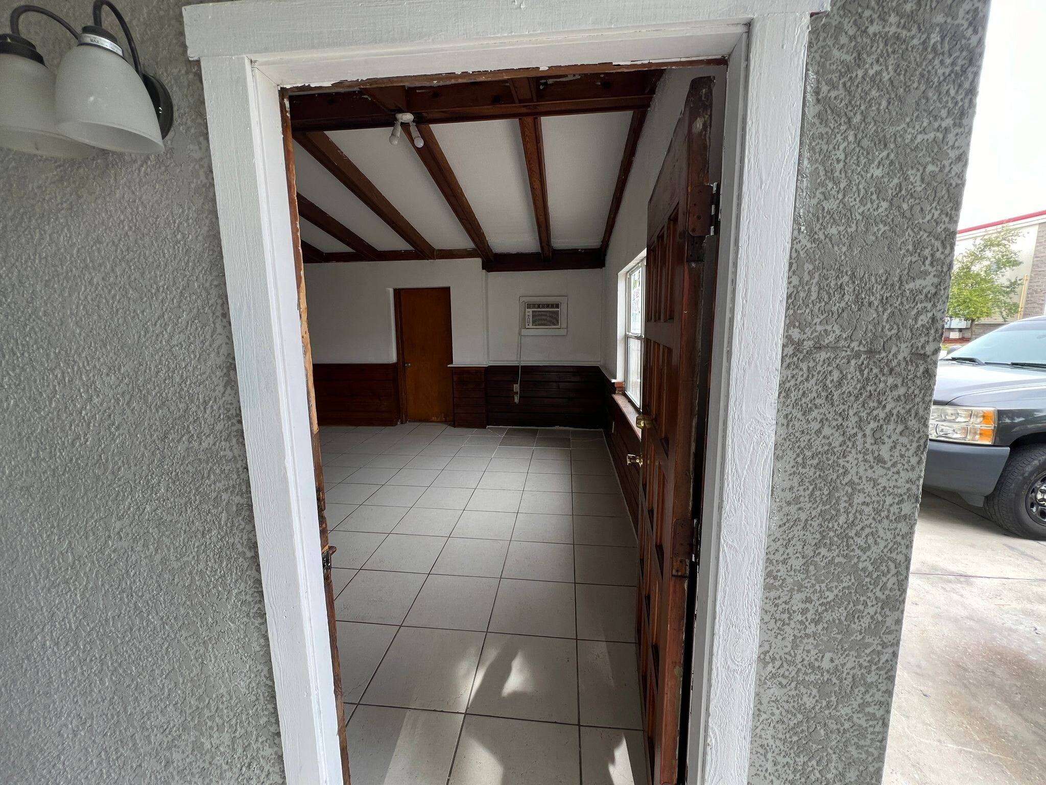 Building Photo - 2033 Jo An Dr