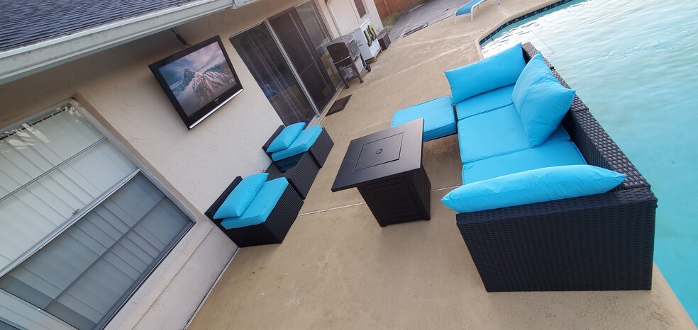 Building Photo - 2665 Bay Leaf Dr