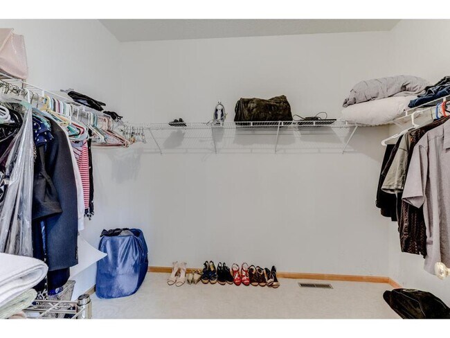 Building Photo - 2074 Clover Ct