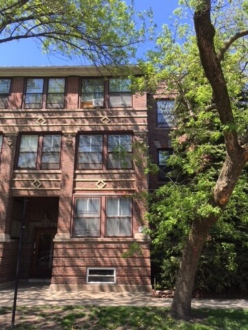 Primary Photo - 2206 W Berteau Ave