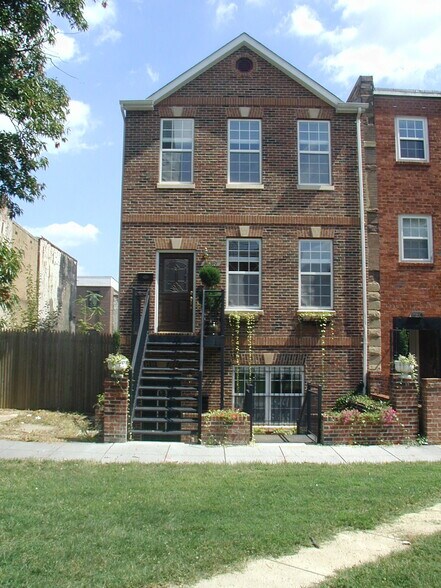 Building Photo - 1619 12th St NW