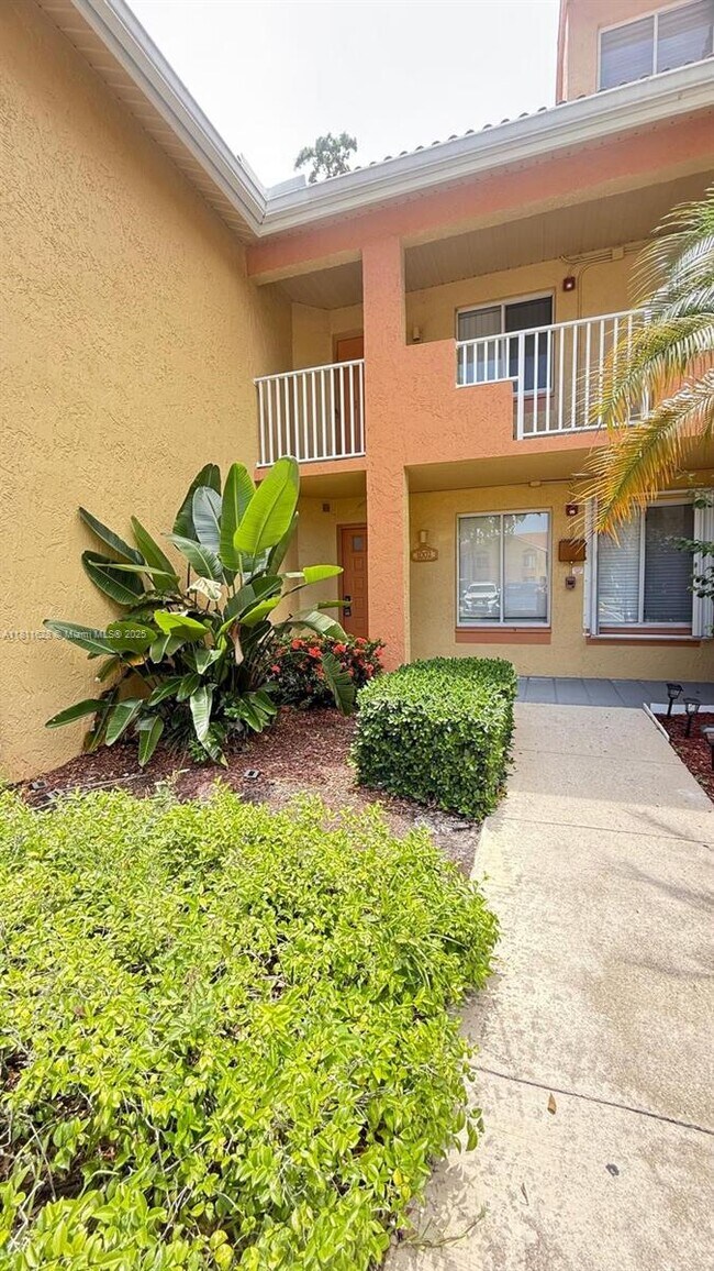 Primary Photo - 1002 Coral Club Dr