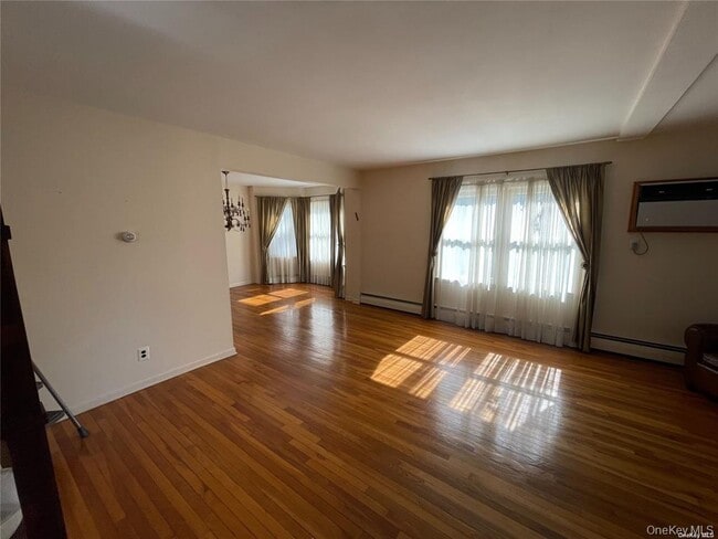 Building Photo - 217 Greeley Ave