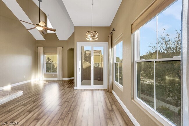 Building Photo - 3975 N Hualapai Way