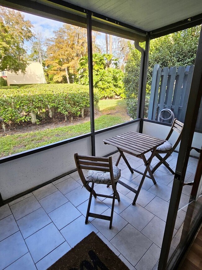 Building Photo - Winter Springs Gem: 2 BED 1.5 BATH Two-Story Condo with Amazing Amenities - (BAYTREE 4 CONDOS)