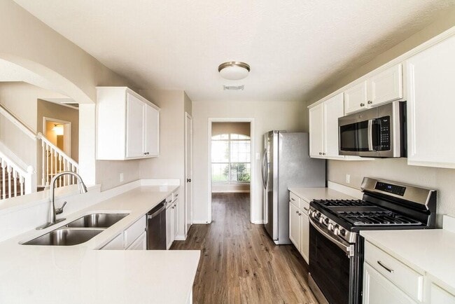 Building Photo - 304 Cedar Branch Dr