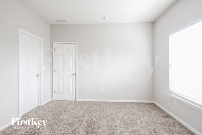 Building Photo - 7207 Parklake Pl