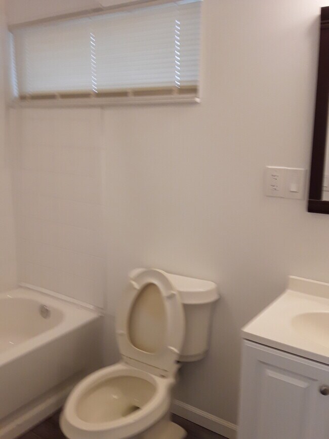 Building Photo - 1760 NE 157th Ter