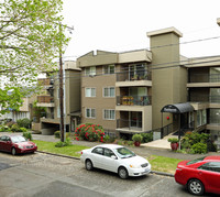 Building Photo - Nature's Haven: Rooftop, Views, Walk to pa...