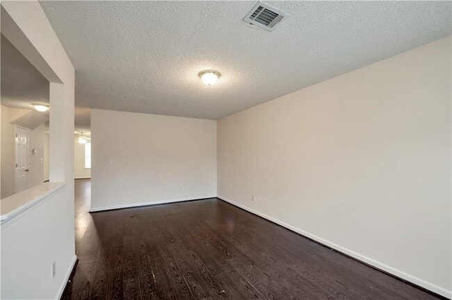 Building Photo - 950 Parkway Rd